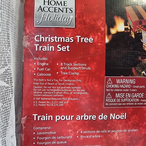 Christmas Tree Train Set - Red and Black - Picture 4 of 10